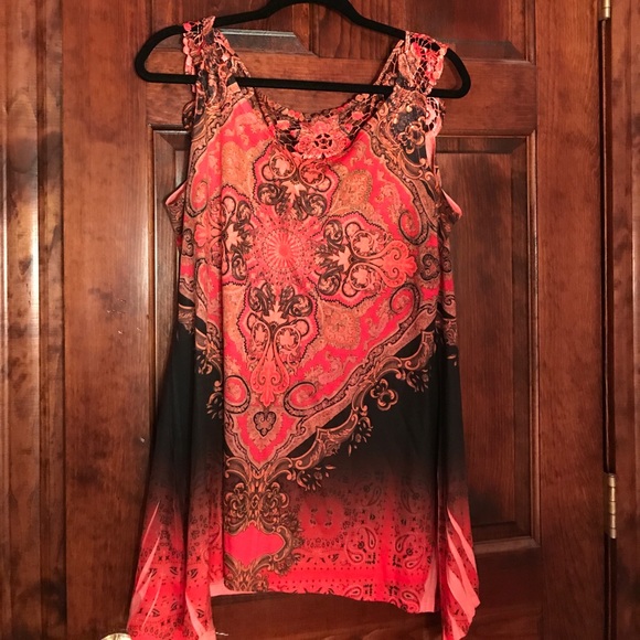 Patterned Tank- Final Price 🎊 - Picture 2 of 6